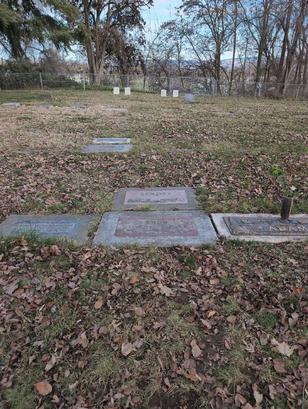 Caroline Reith Eros's grave. Photo 2
