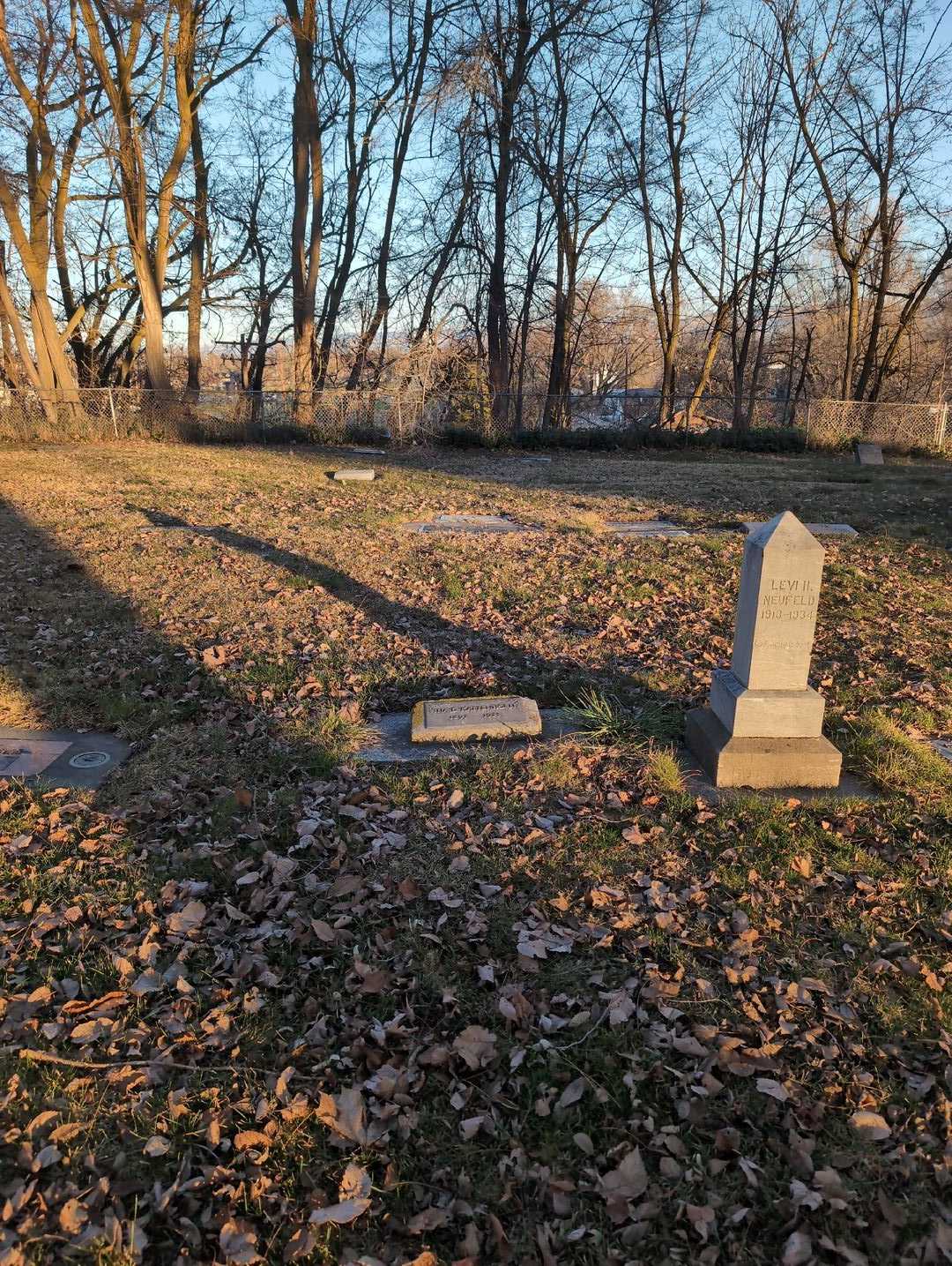 Ina D. Kattenhorn's grave. Photo 2
