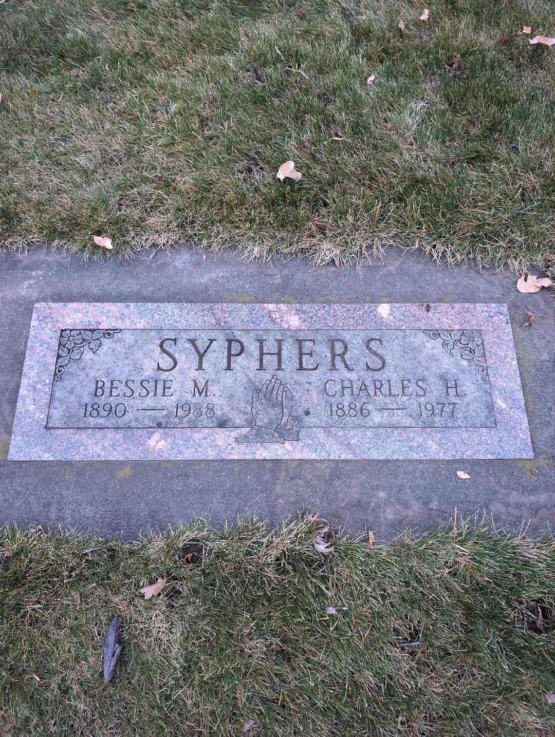 Bessie M. Syphers's grave. Photo 3