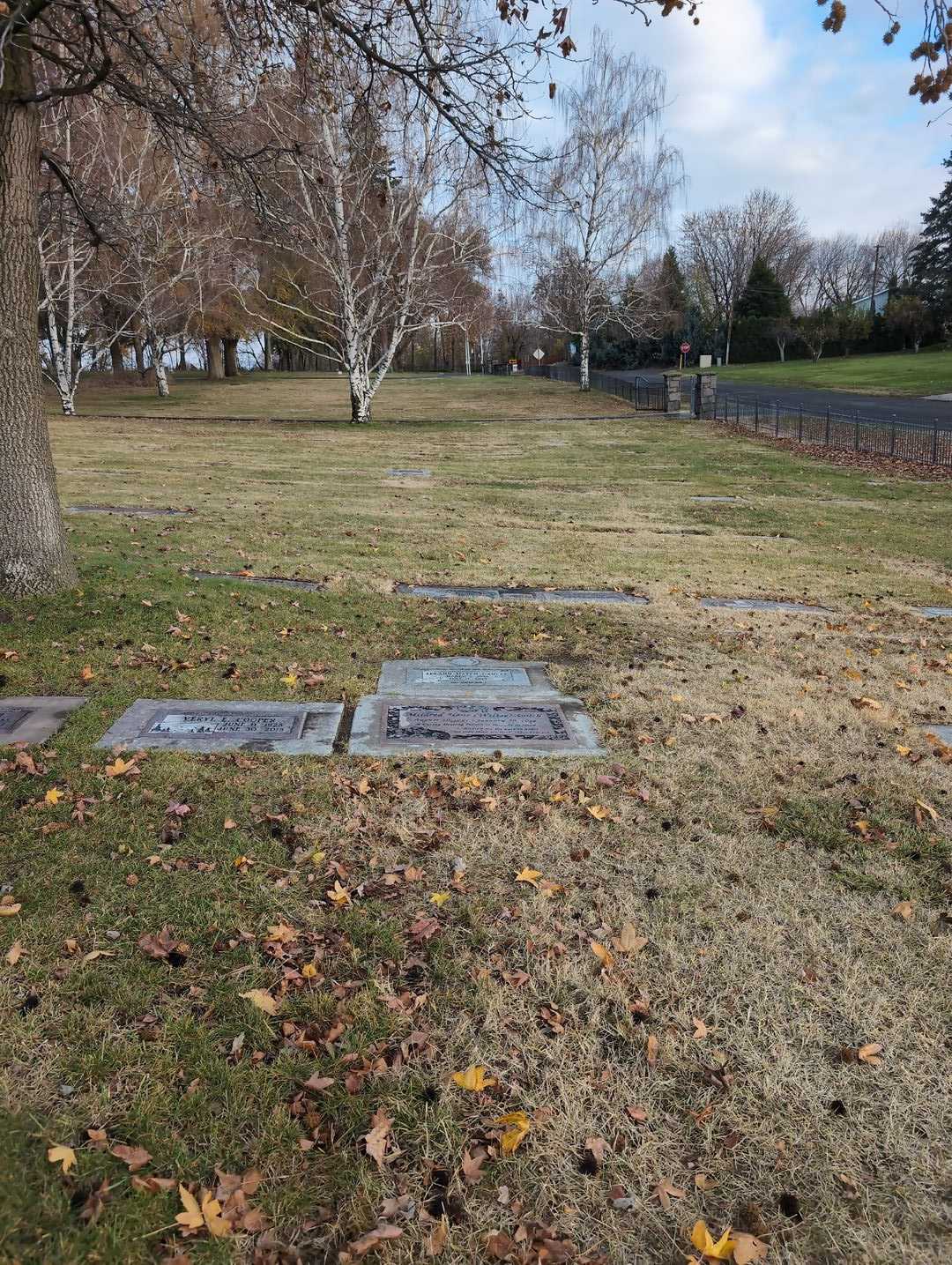LeeAnn Hatch Garcia's grave. Photo 4