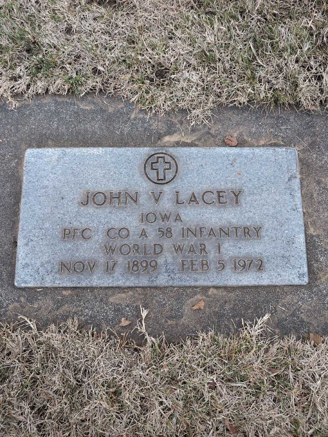 Leah Lacey's grave. Photo 3
