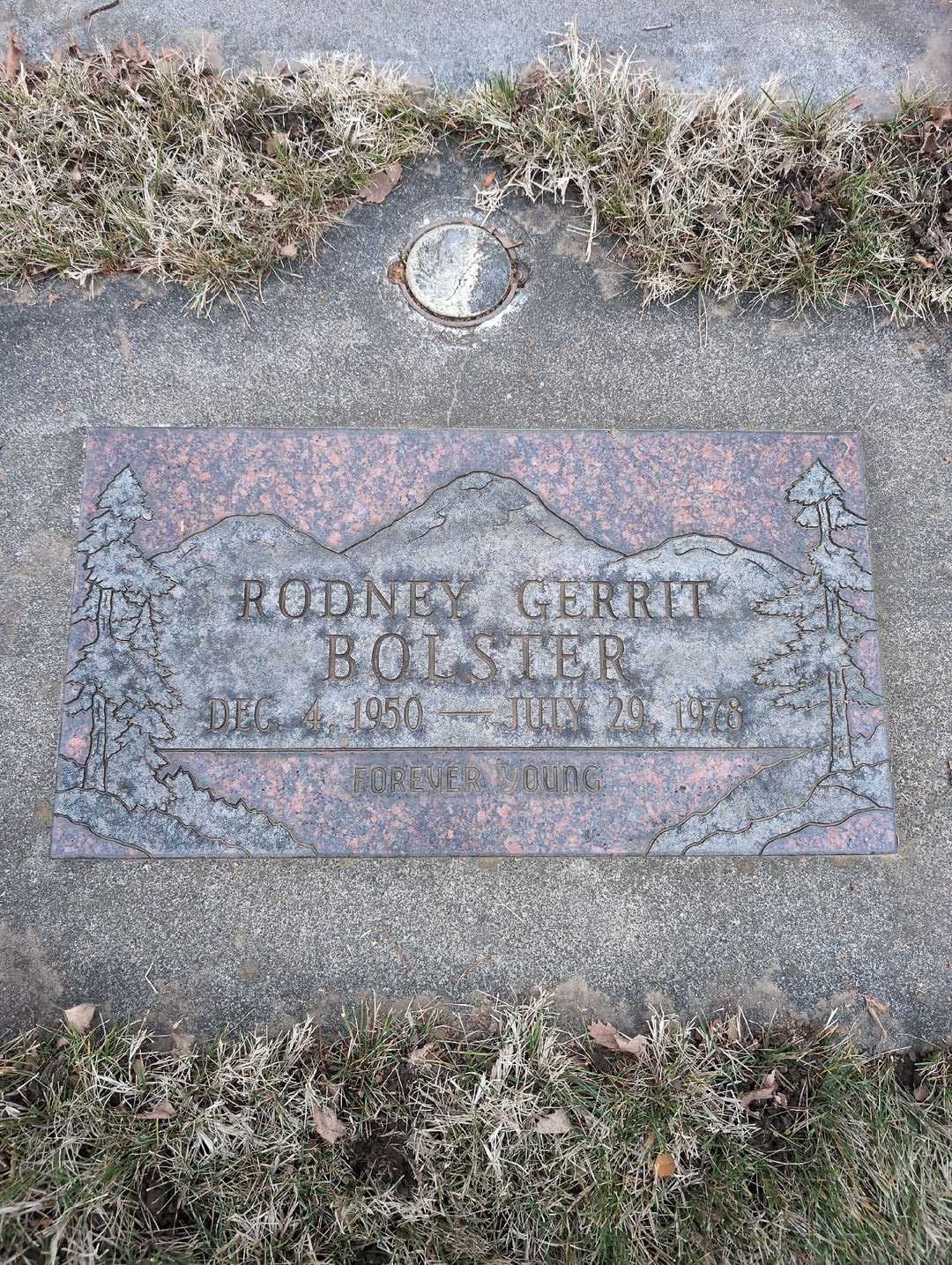 Robert Louis Jackson's grave. Photo 1
