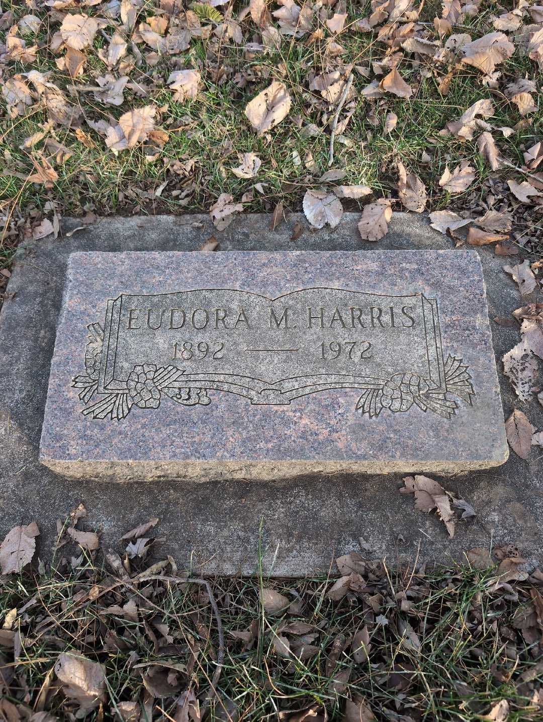 Eudora M. Harris's grave. Photo 3
