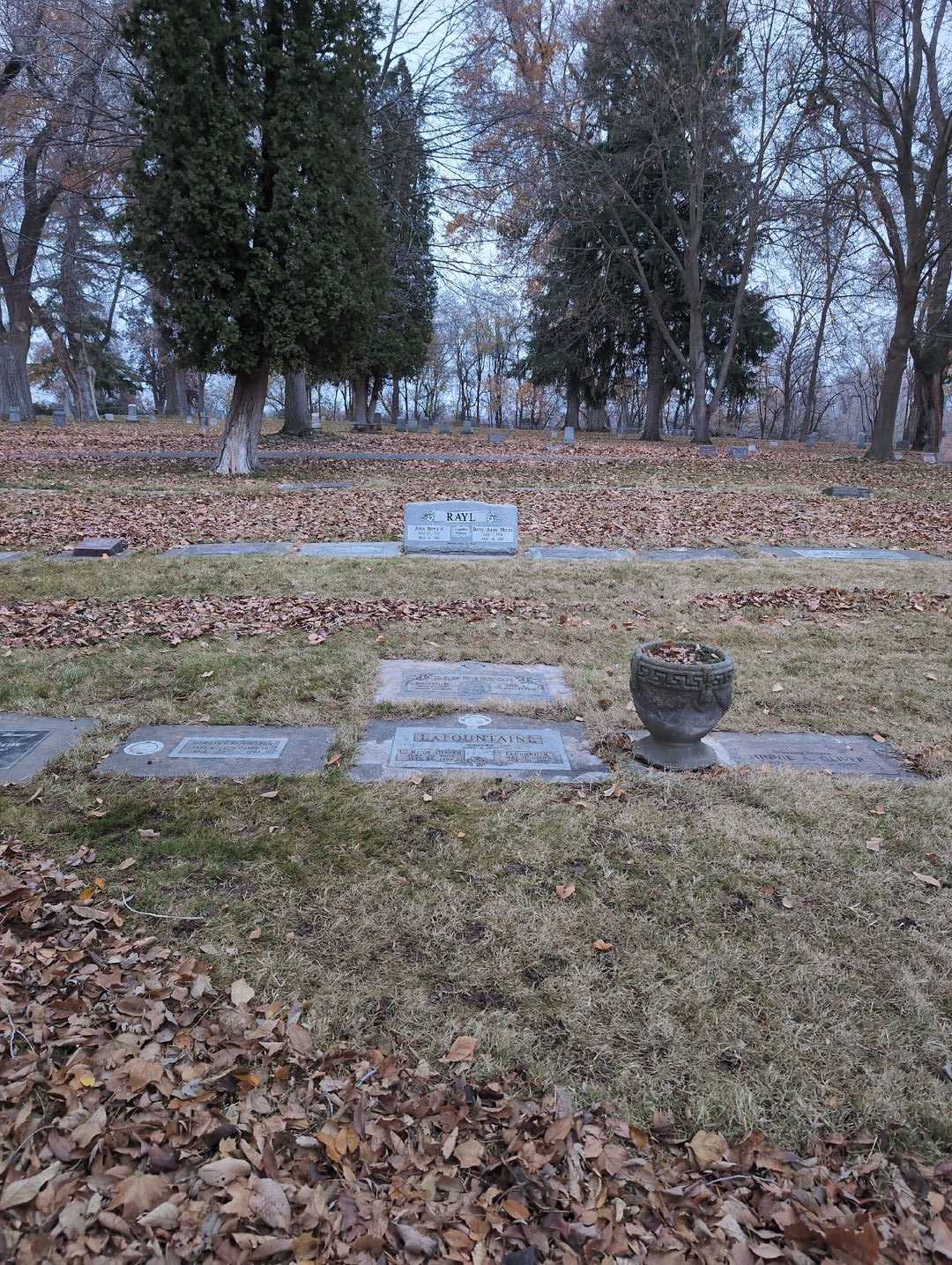 Darrell R. Lamberton's grave. Photo 2
