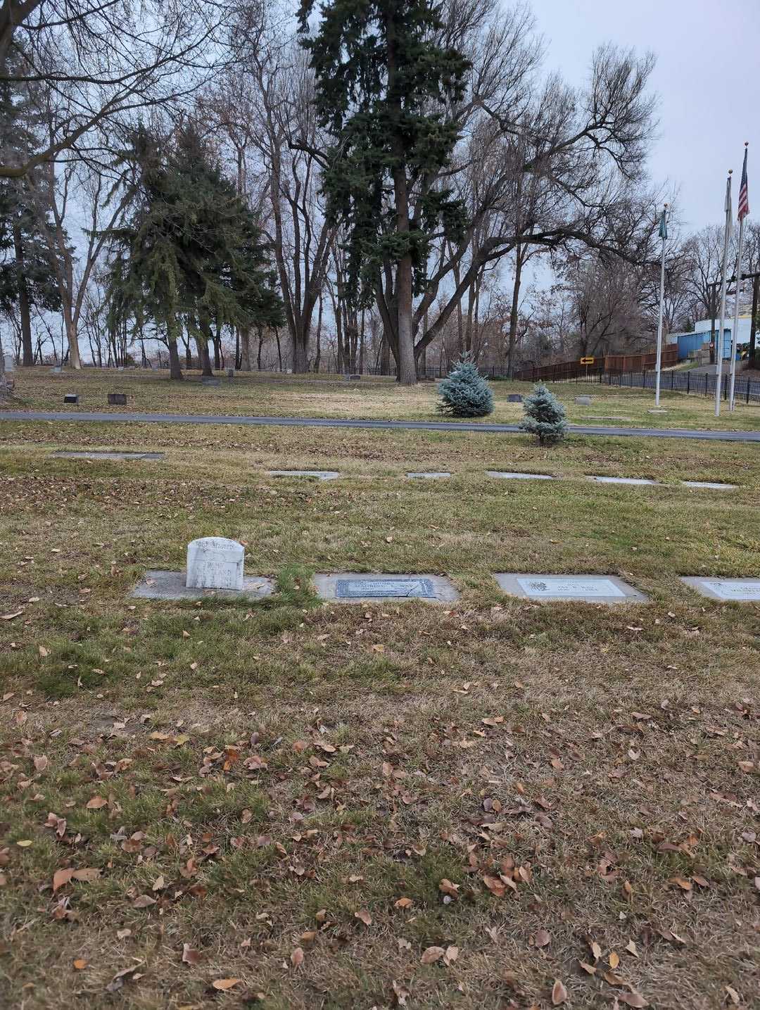 Maurine L. Way's grave. Photo 2
