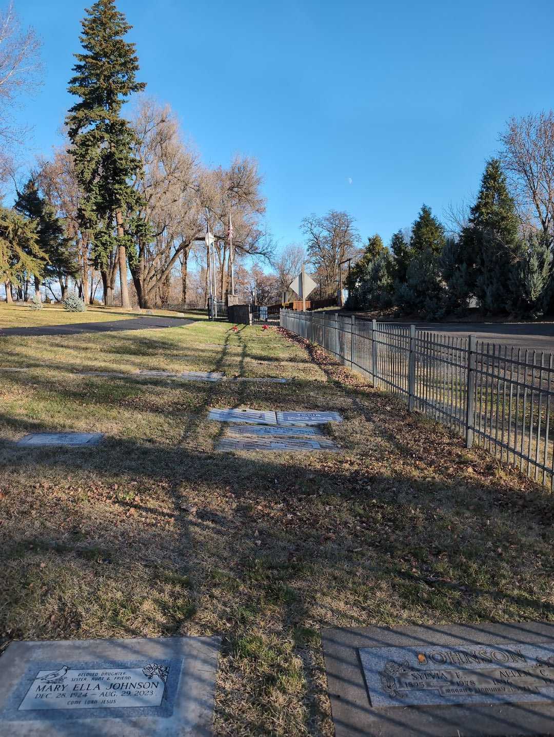 Wilmetta C. Earl's grave. Photo 2