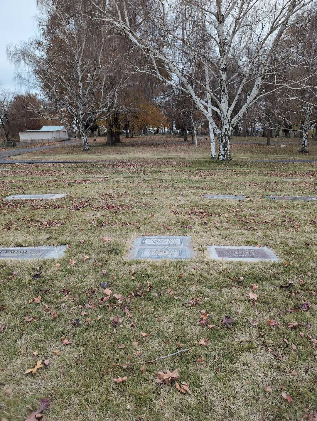 Lowell Dean Kattenhorn's grave. Photo 2