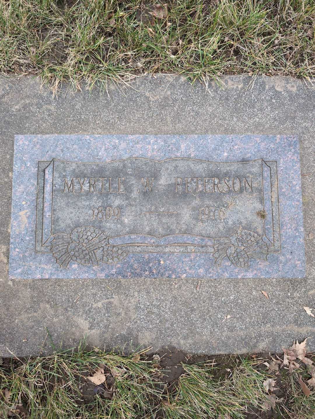 Myrtle W. Peterson's grave. Photo 3