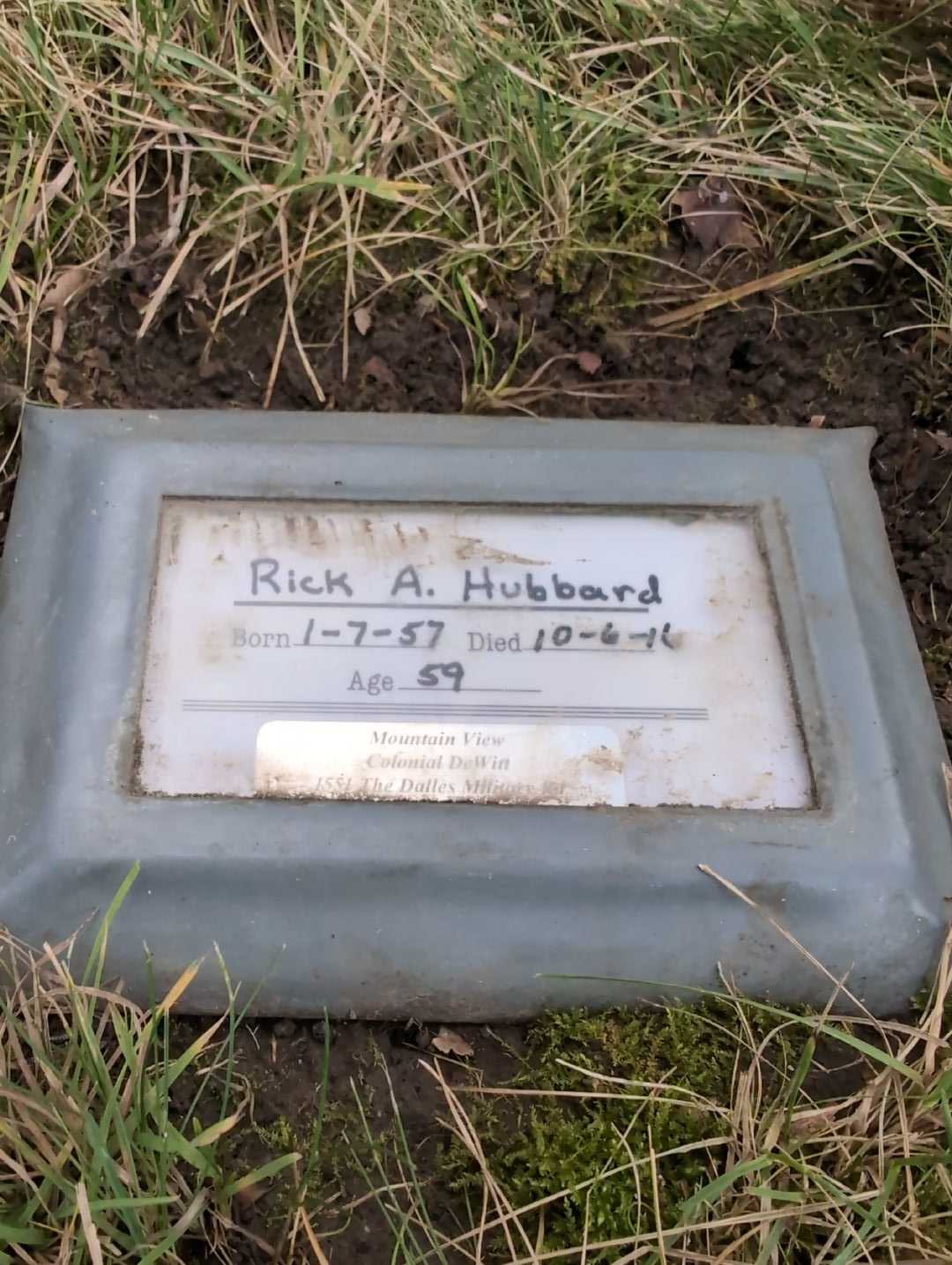 Rick A. Hubbard's grave. Photo 5