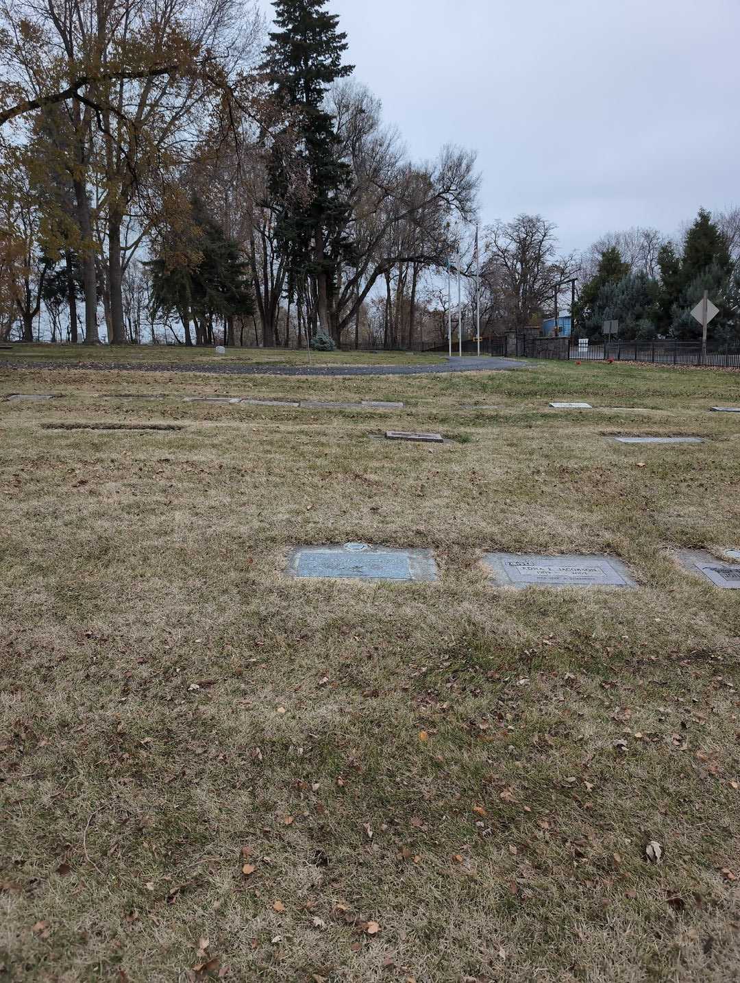 Betty Mae Hagedorn's grave. Photo 2