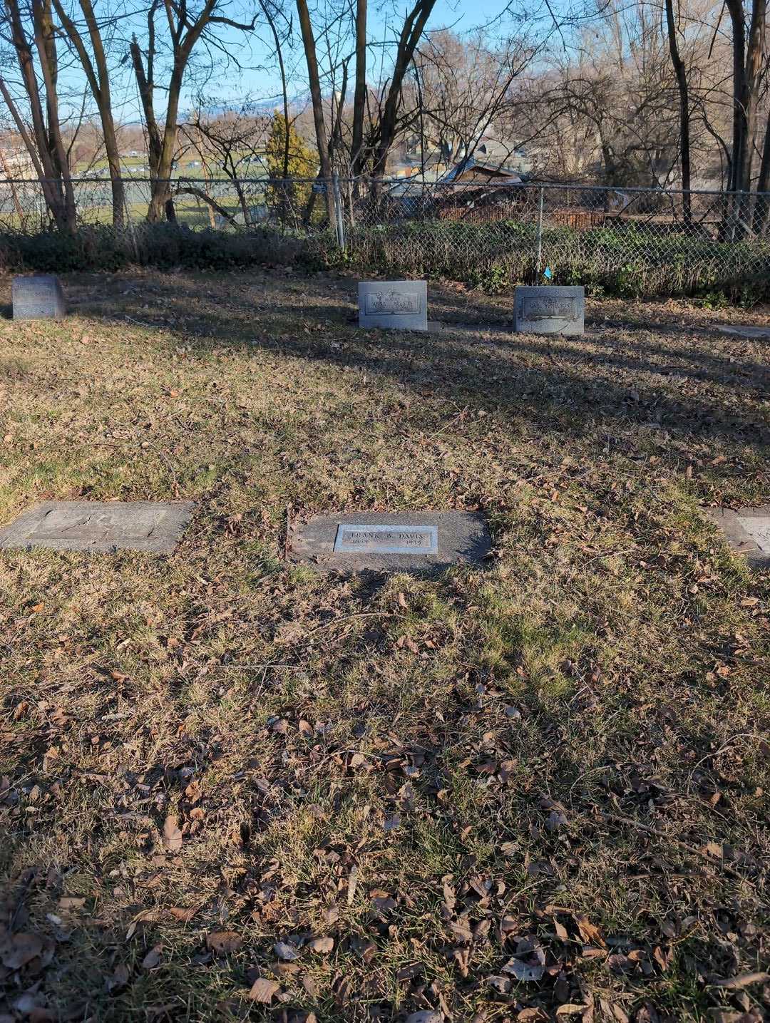 Frank B. Davis's grave. Photo 2