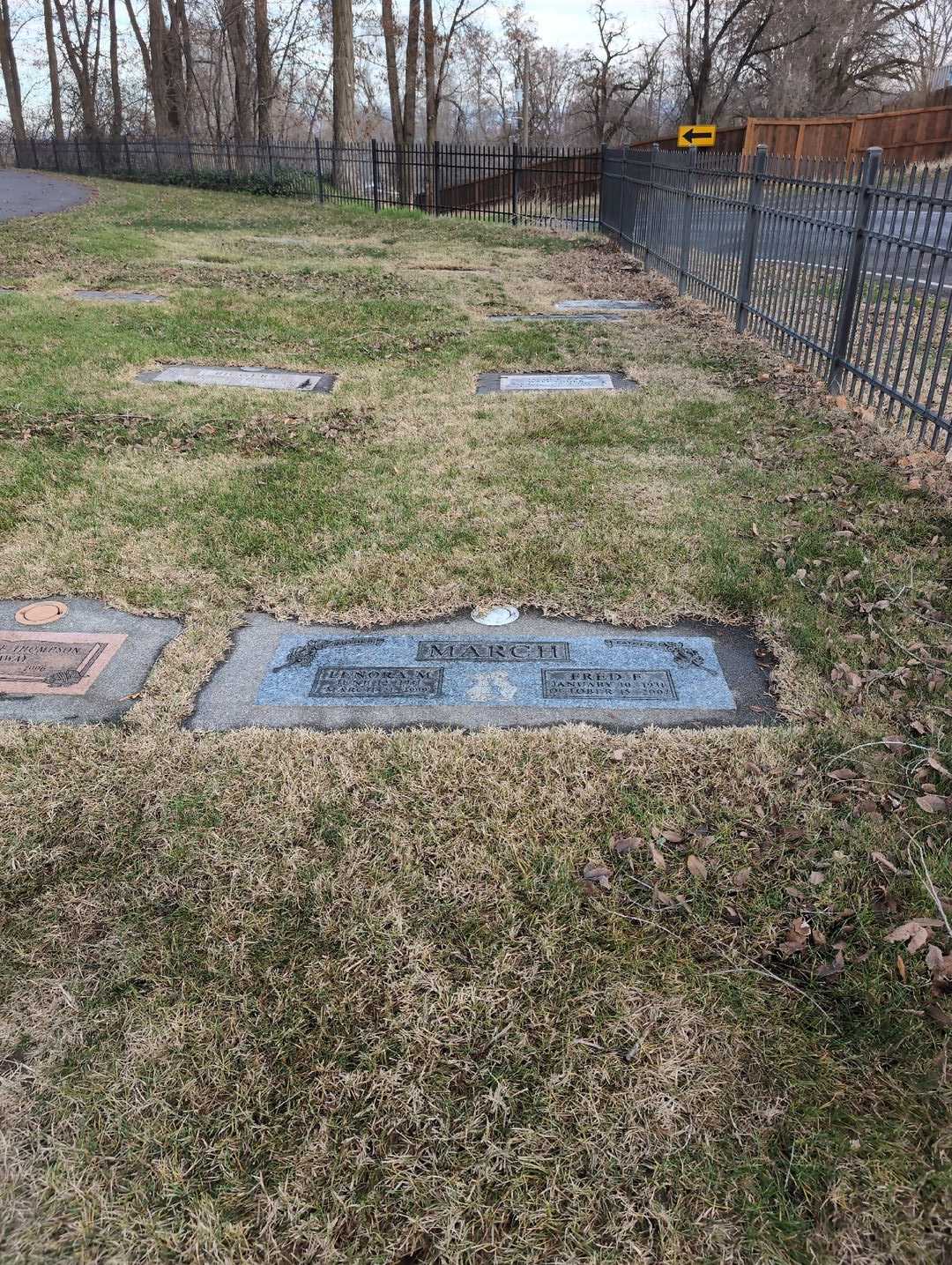 Frederick E. "Fred" March's grave. Photo 2