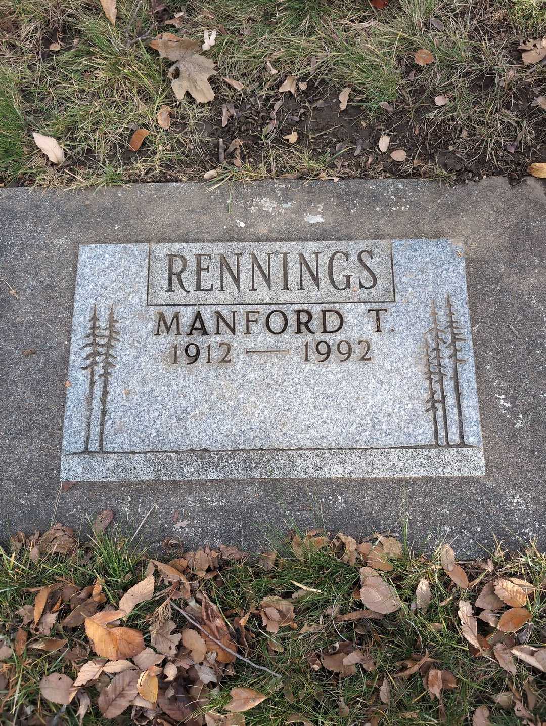 Manford T. Rennings's grave. Photo 3