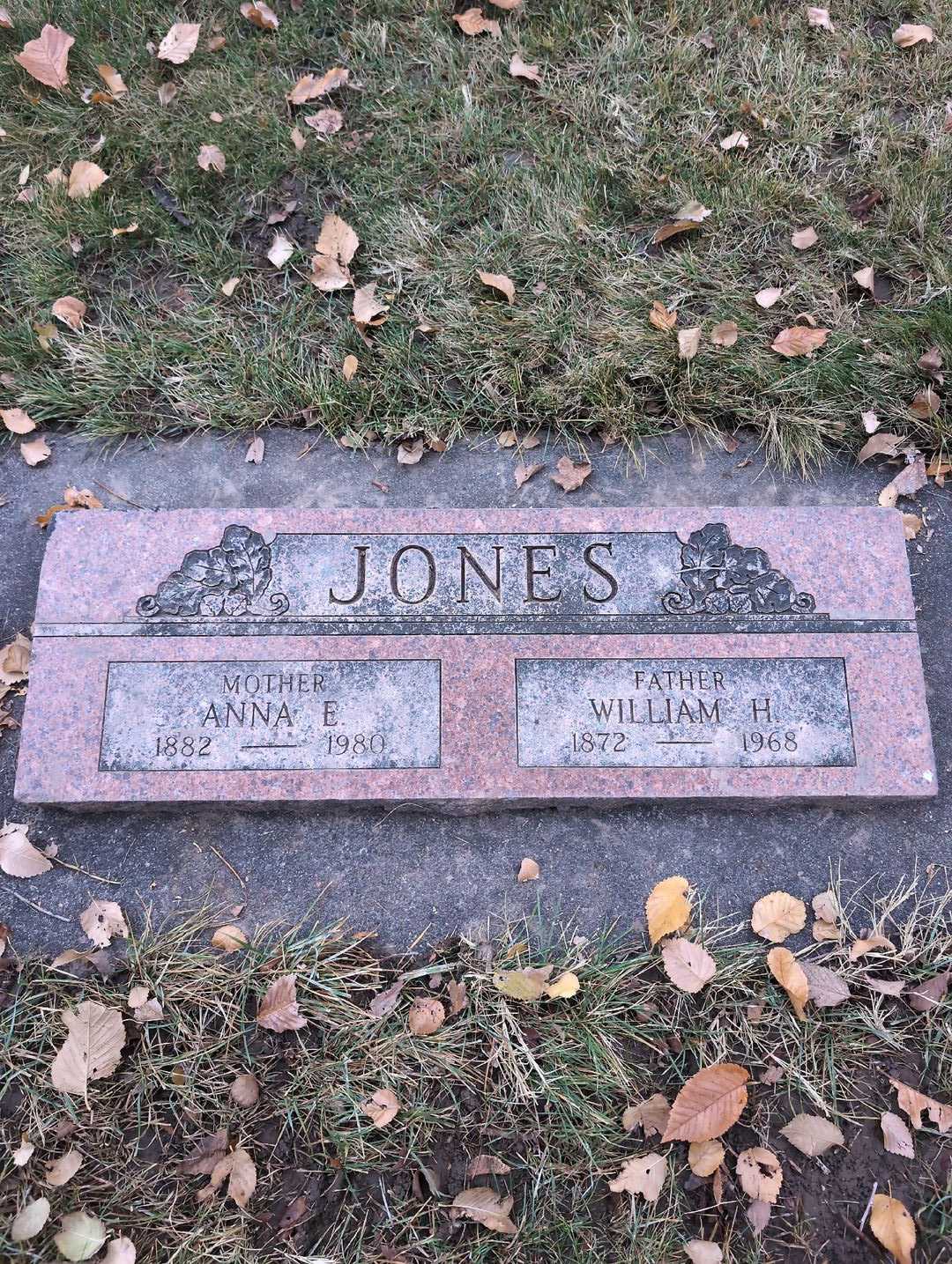 Samuel J. Taylor's grave. Photo 1