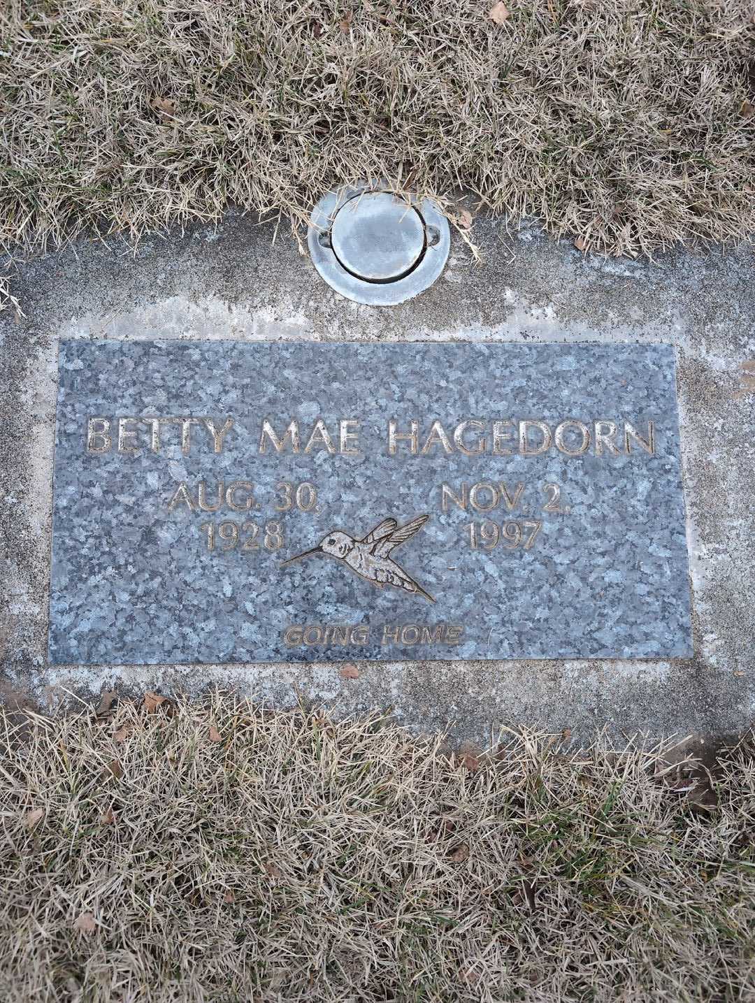 Betty Mae Hagedorn's grave. Photo 3