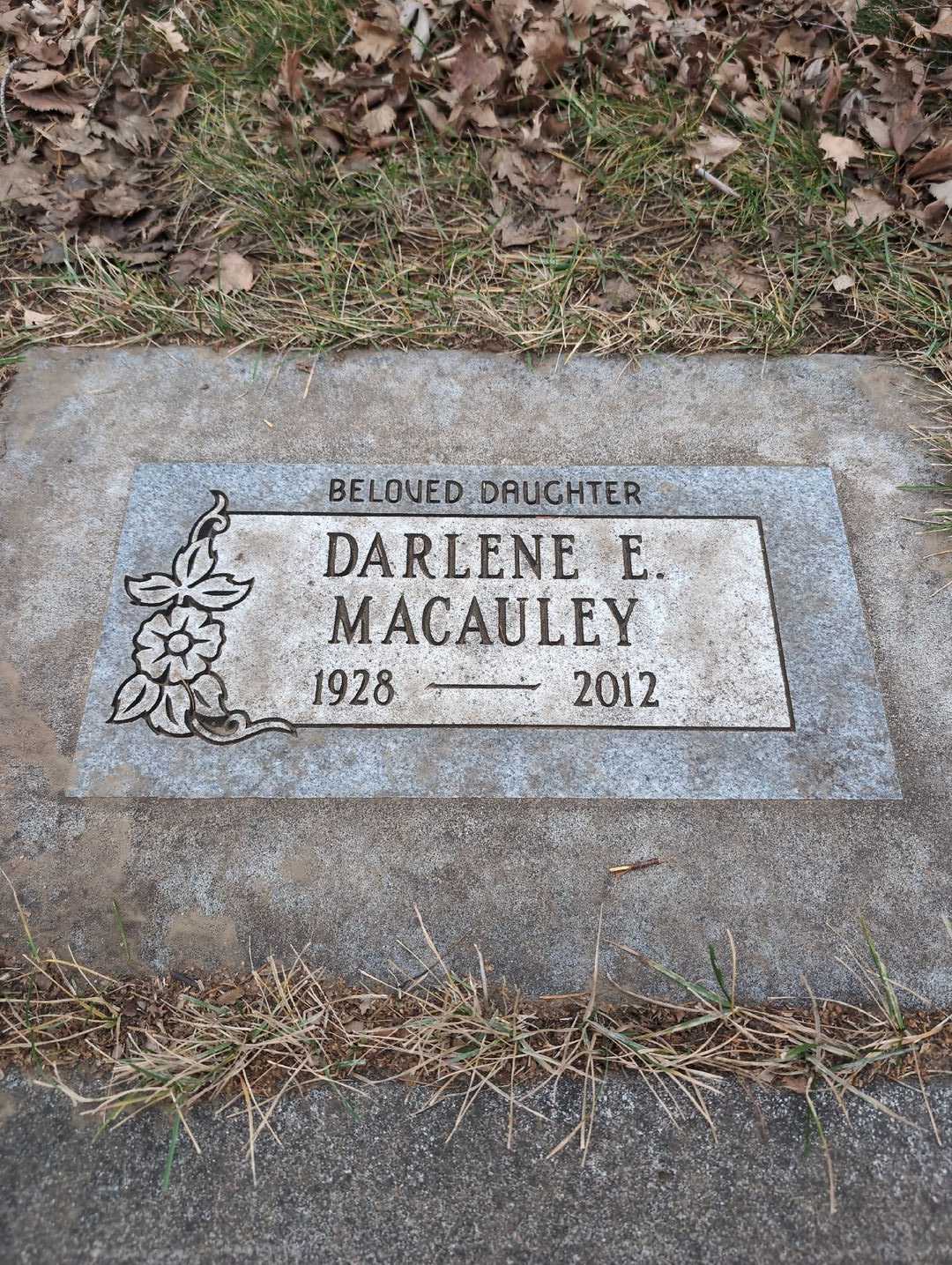 Darlene E. Macauley's grave. Photo 5