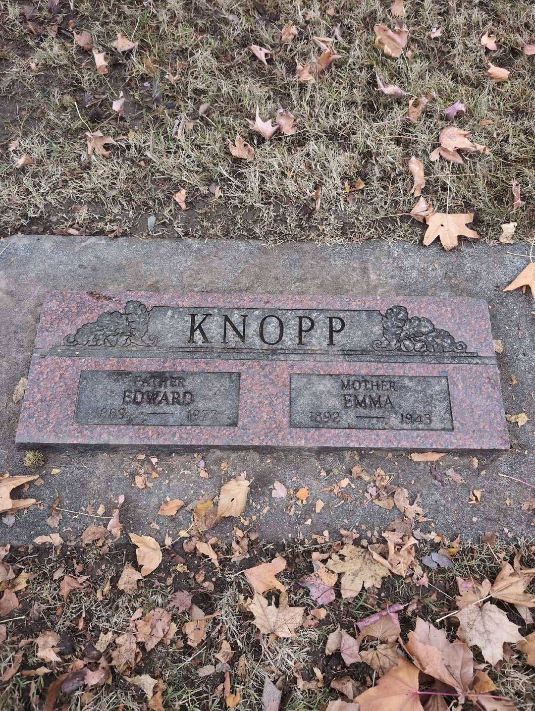 Edgar A. Vantress's grave. Photo 1