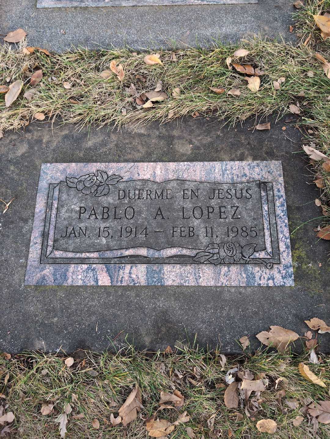 Pablo A. Lopez's grave. Photo 3