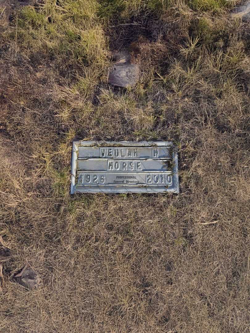 Beulah Janke's grave. Photo 4