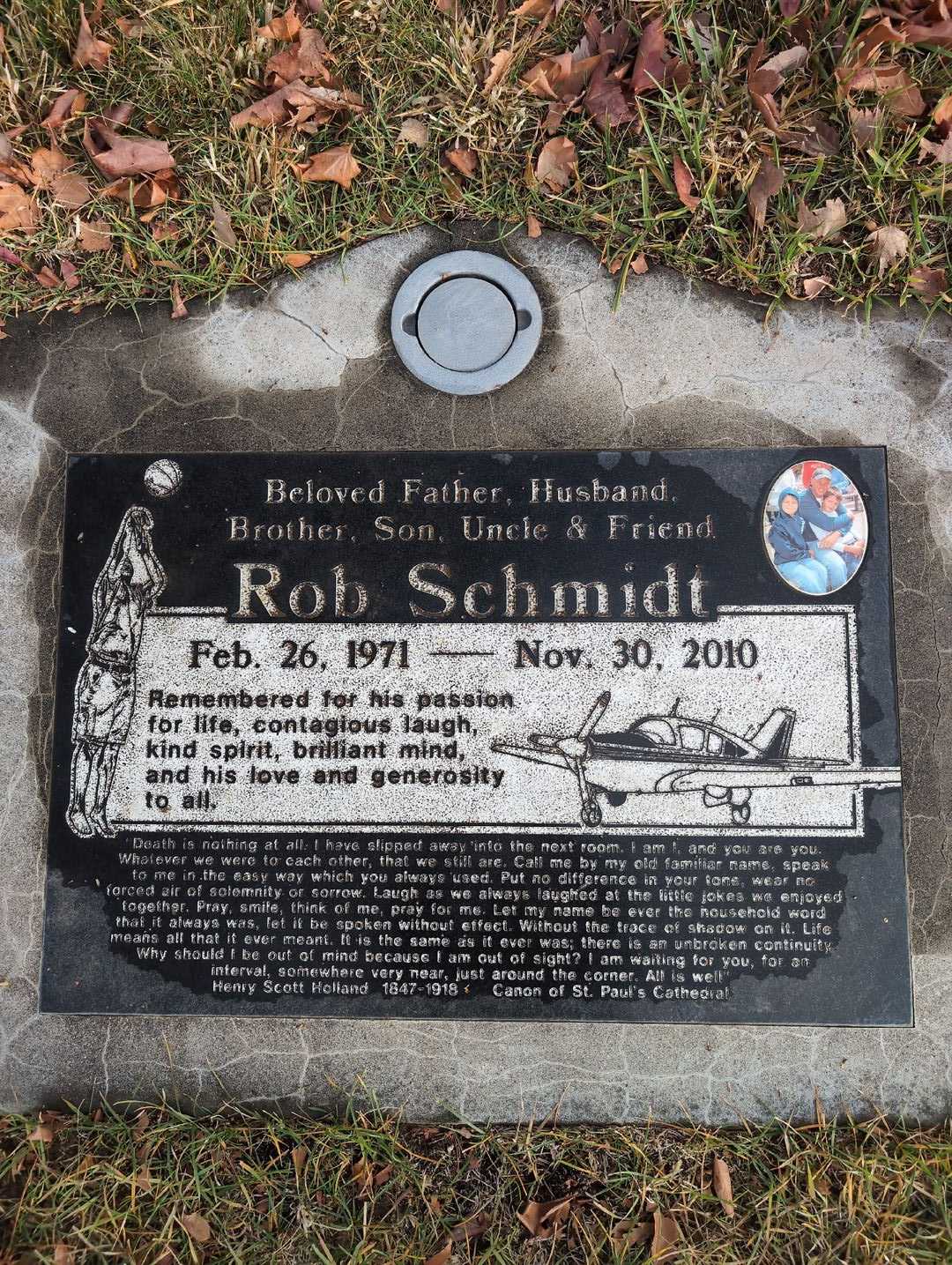 Robert "Rob" Schmidt's grave. Photo 3