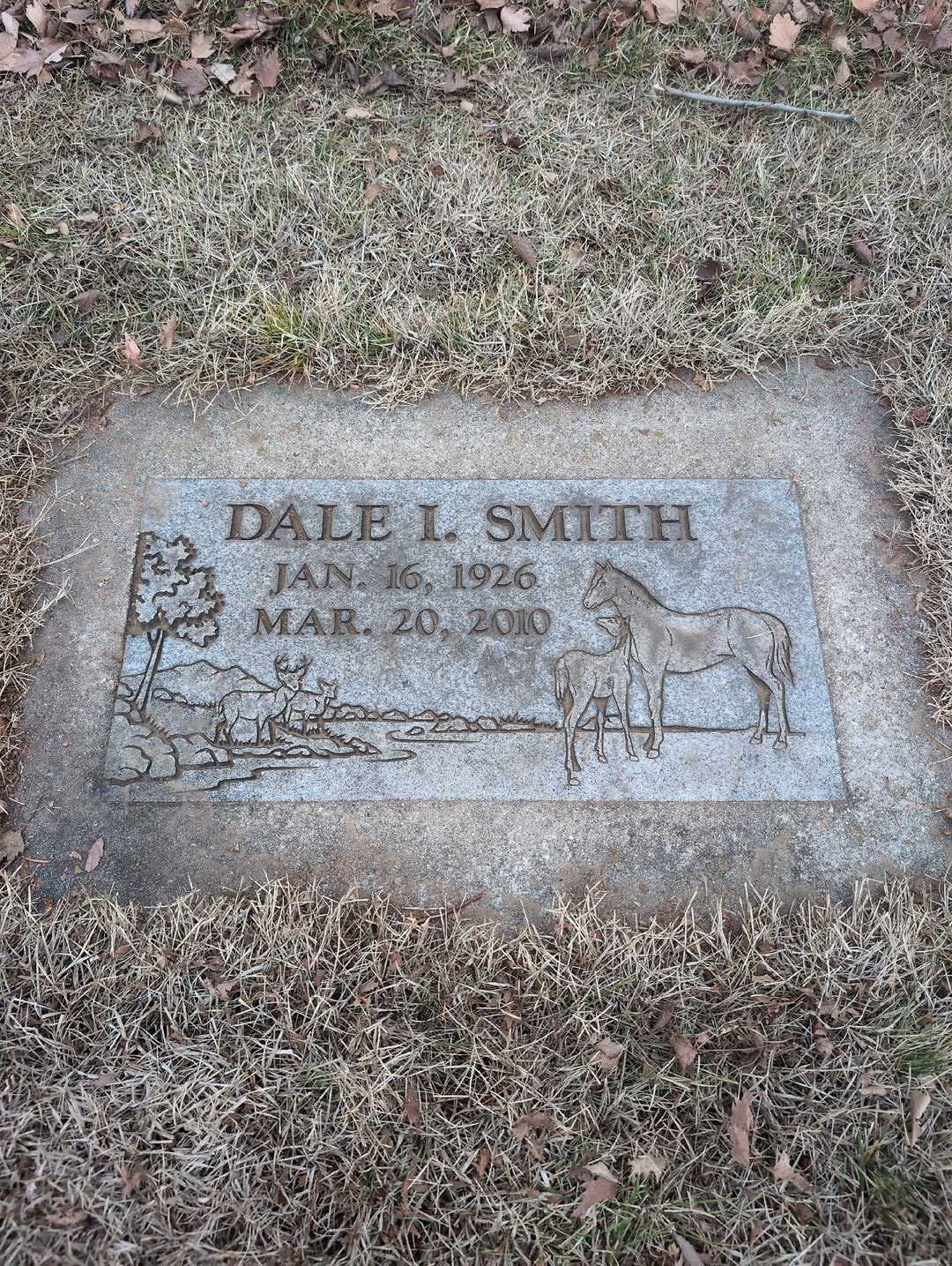 Dale I. Smith's grave. Photo 3