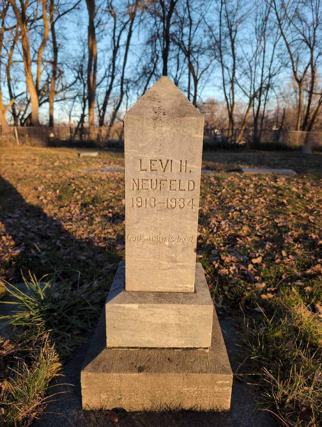 Levi H. Neufeld's grave. Photo 3