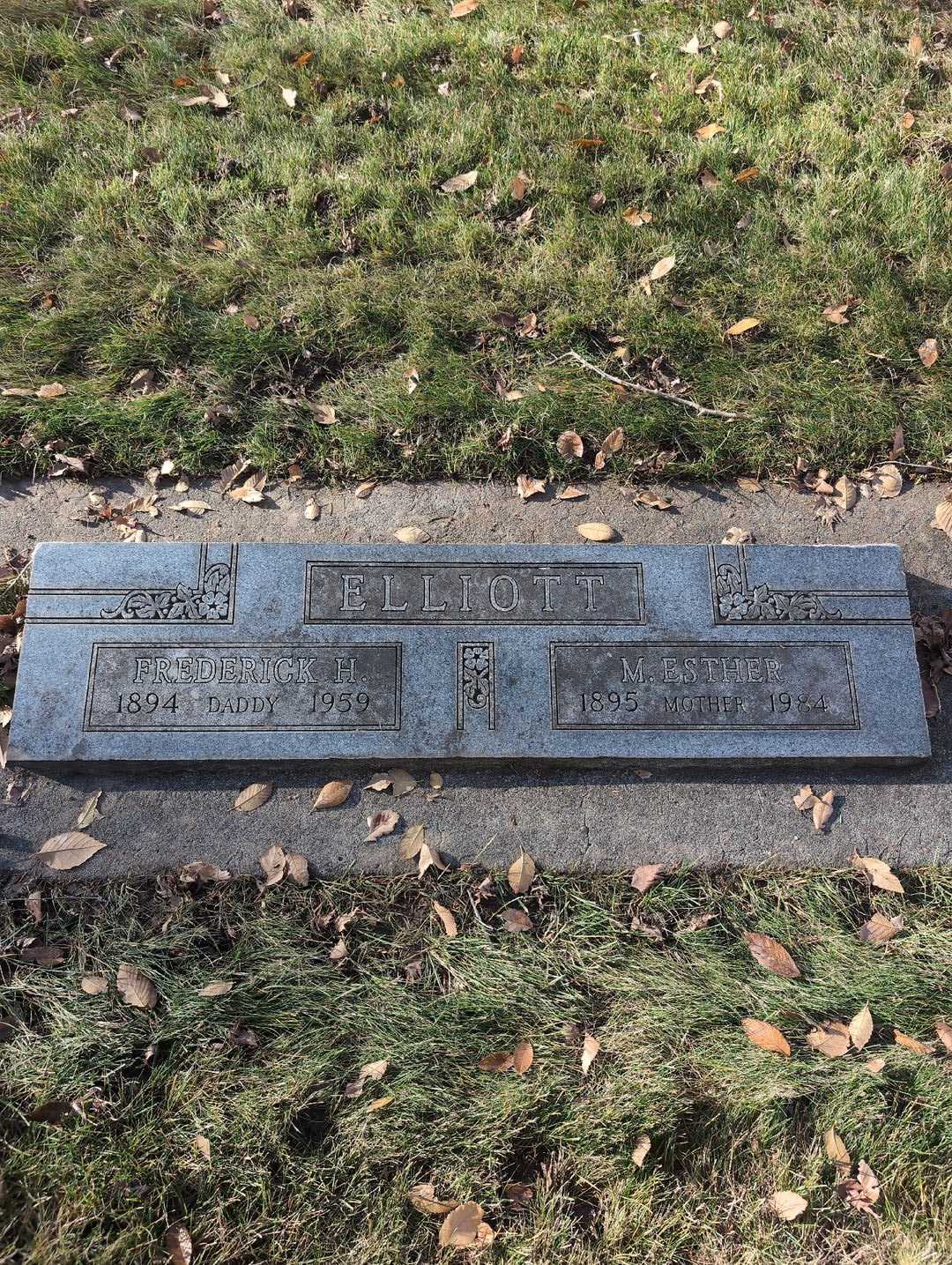 Nathan James Cain's grave. Photo 1
