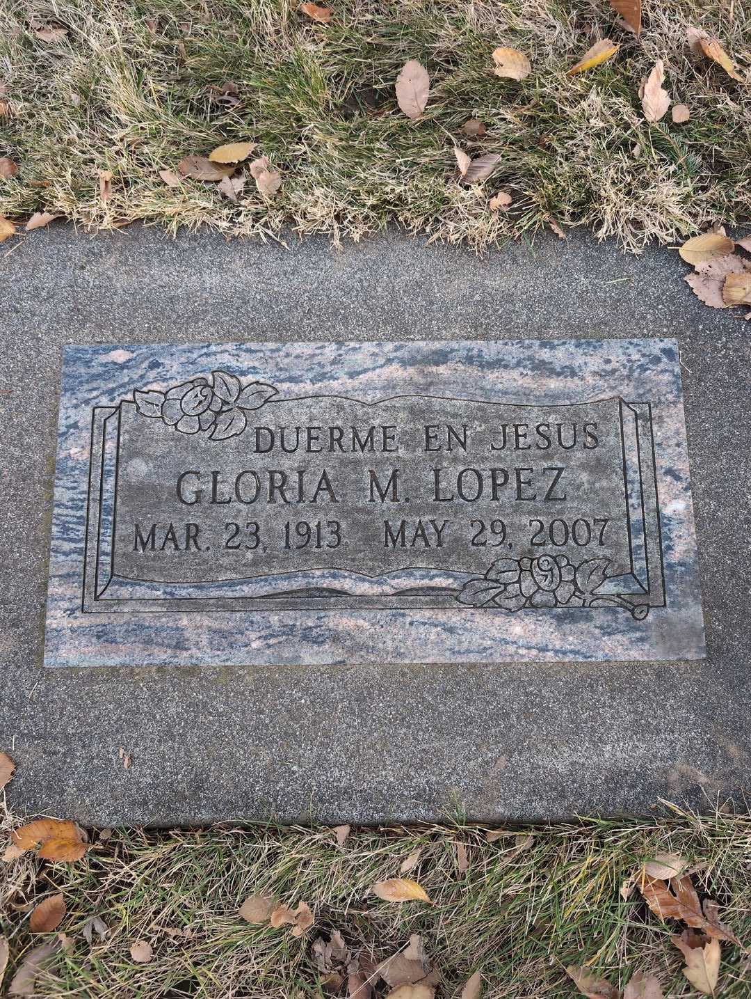 Pablo A. Lopez's grave. Photo 5