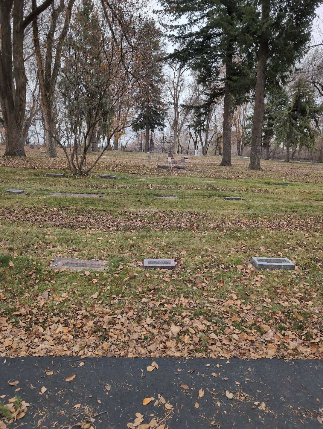 Emma Mathias's grave. Photo 2