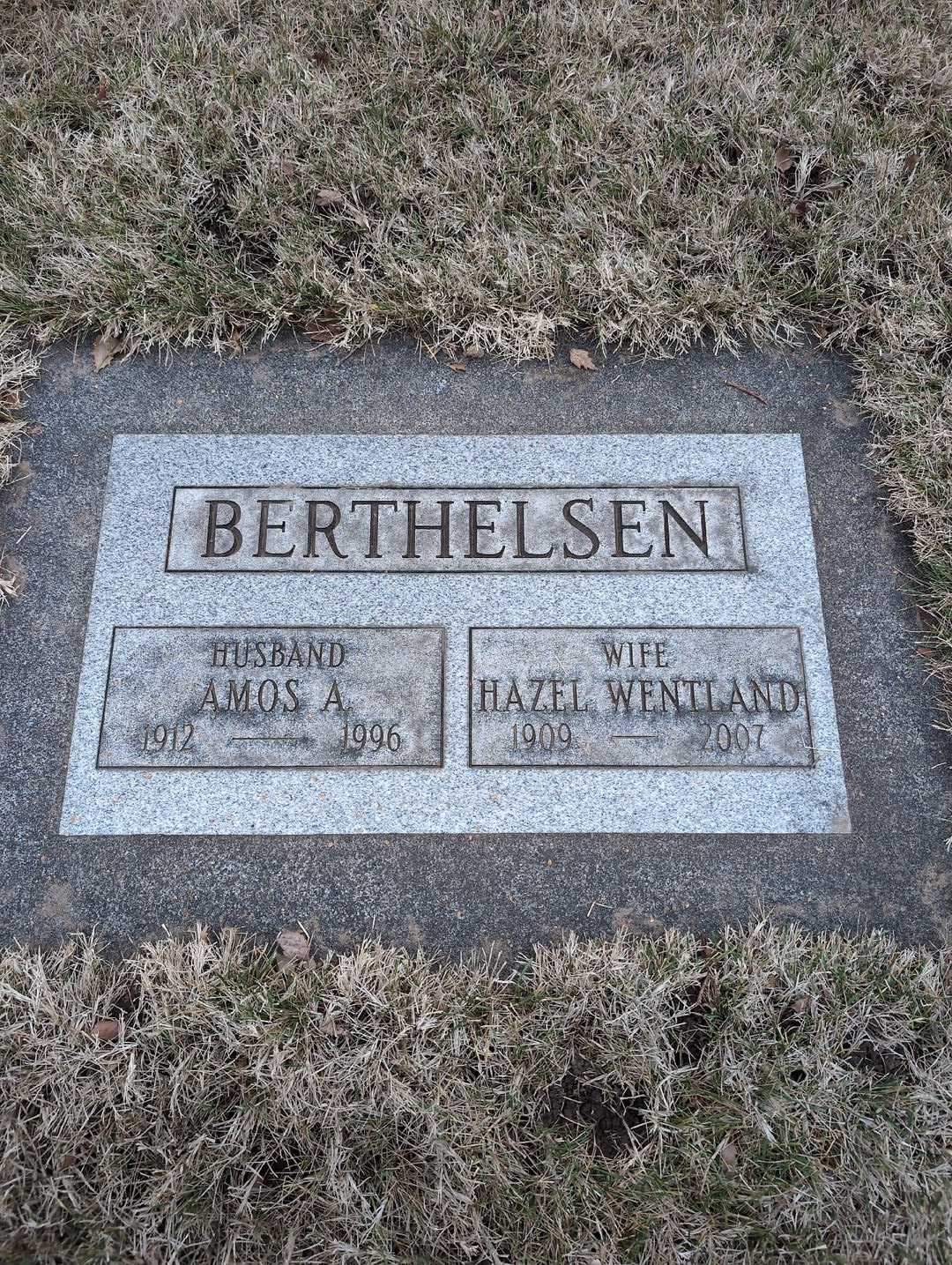 Hazel Wentland Berthelsen's grave. Photo 3
