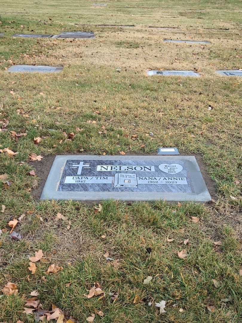 Joanne "Annie" Nelson's grave. Photo 2