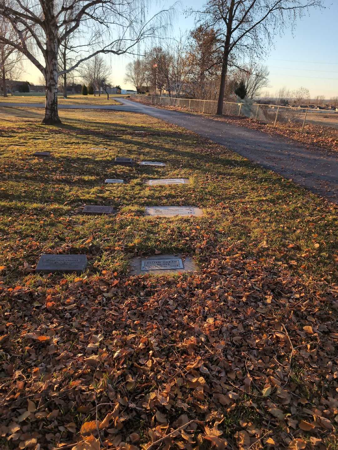 Elijah Gerad Huxel's grave. Photo 2