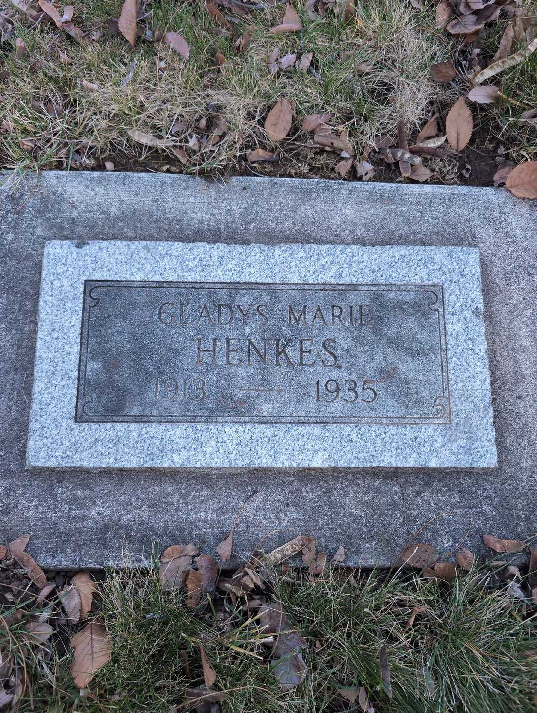 Gladys Marie Henkes's grave. Photo 3