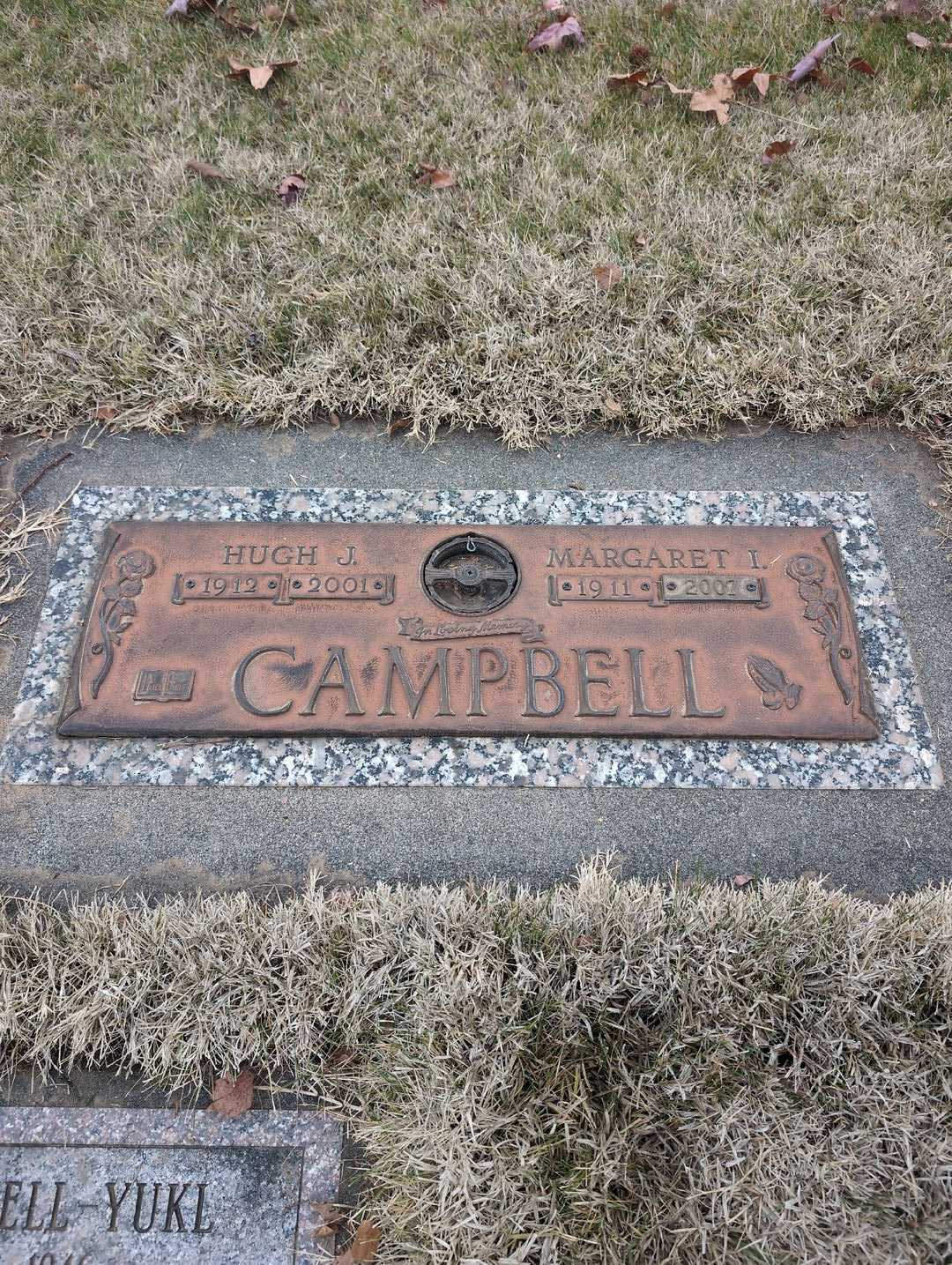 Joylin Campbell-Yukl's grave. Photo 3