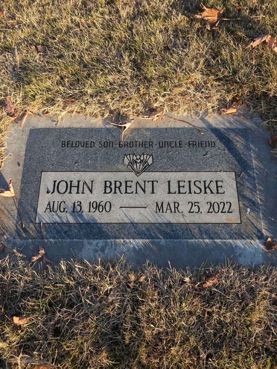 John Brent Leiske's grave. Photo 3