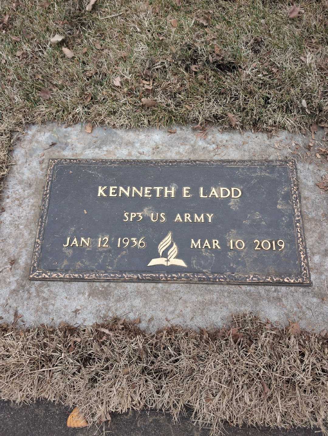 Laura Gladys Ladd's grave. Photo 5