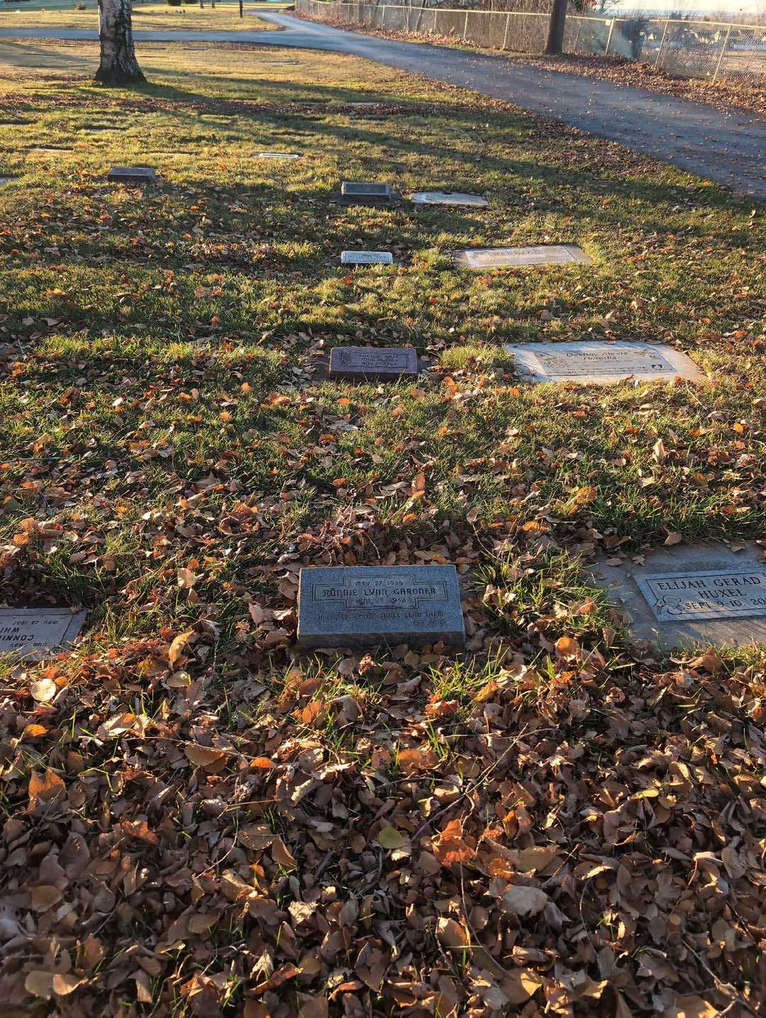 Ronald Lynn "Ronnie" Gardner's grave. Photo 2