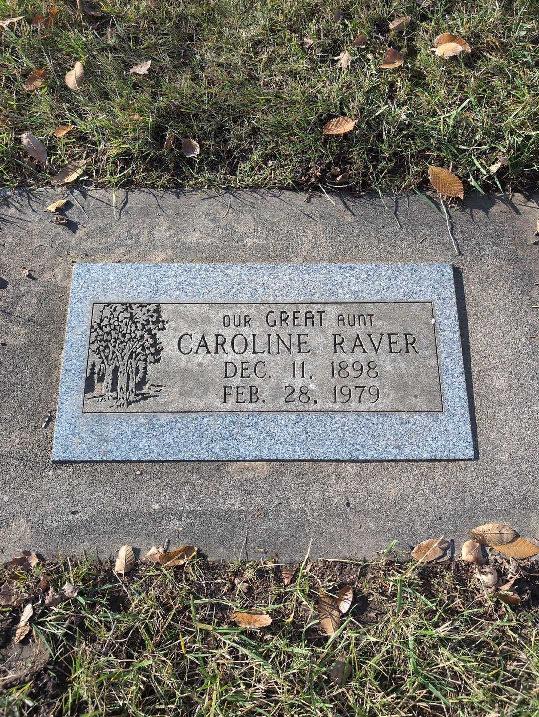 Caroline Raver's grave. Photo 3