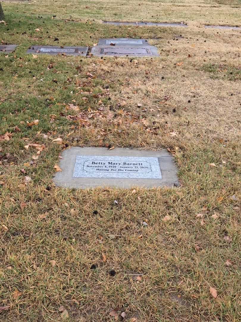 Betty Mary Barnett's grave. Photo 2
