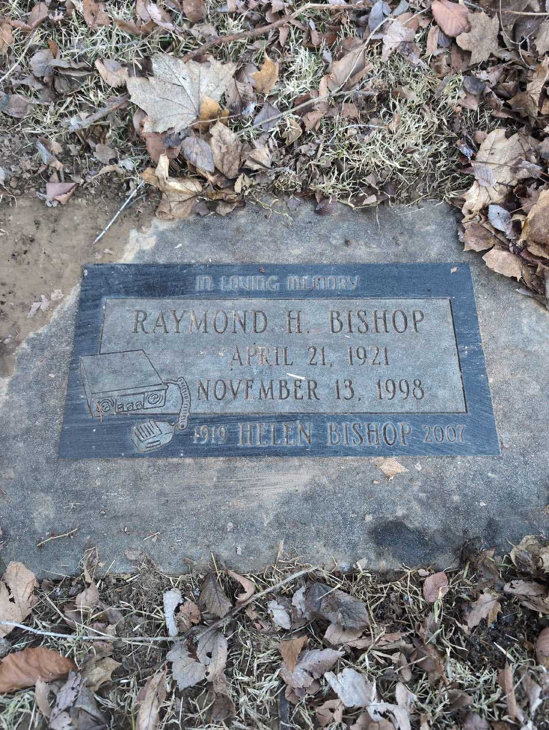Raymond Harold Bishop's grave. Photo 3