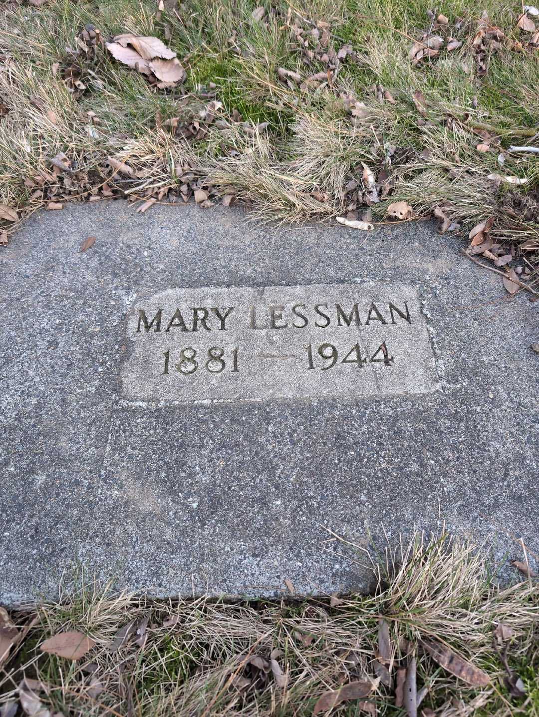 Mary Louise Lessman's grave. Photo 3