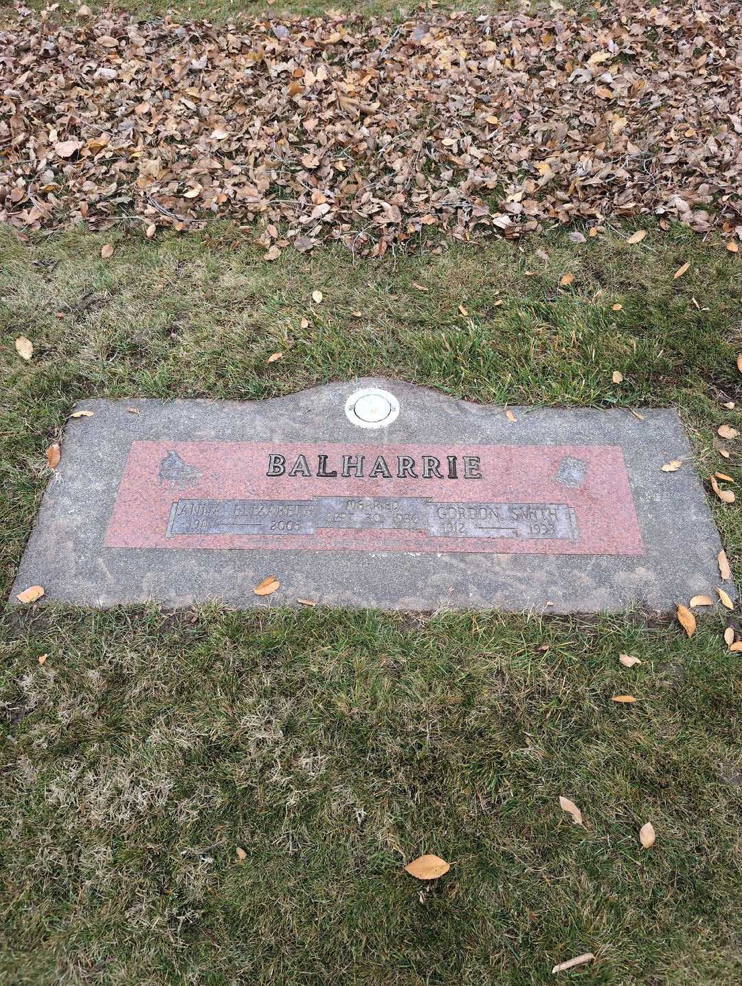 Anna Elizabeth Balharrie's grave. Photo 3