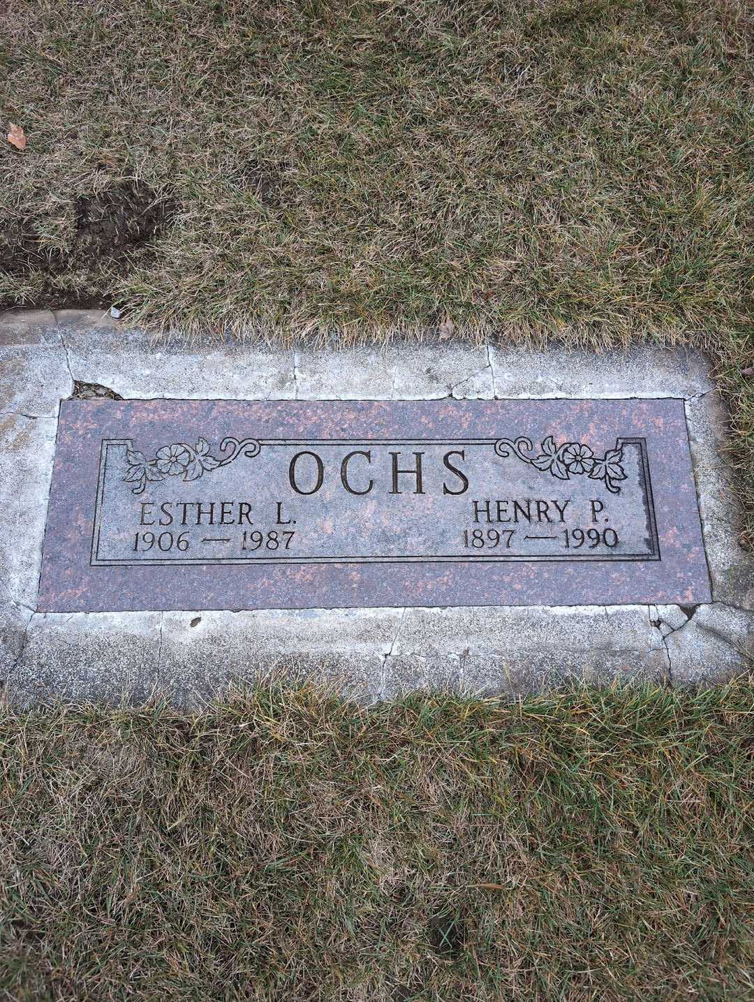 Esther L. Ochs's grave. Photo 3