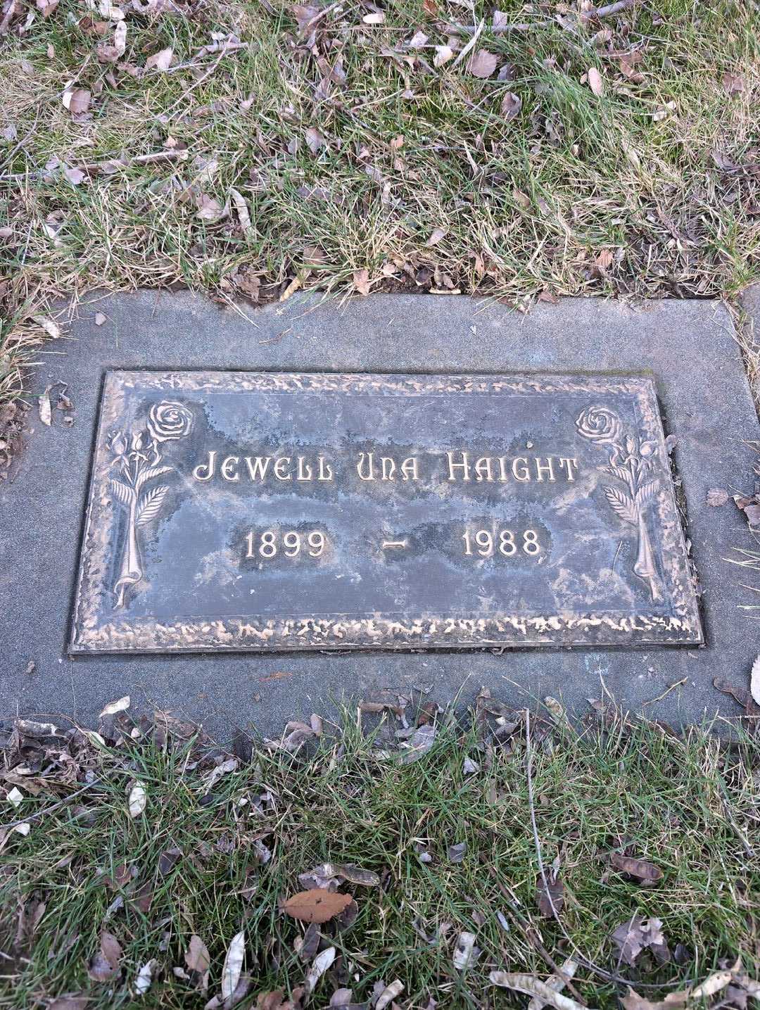 Jewell Una Haight's grave. Photo 3