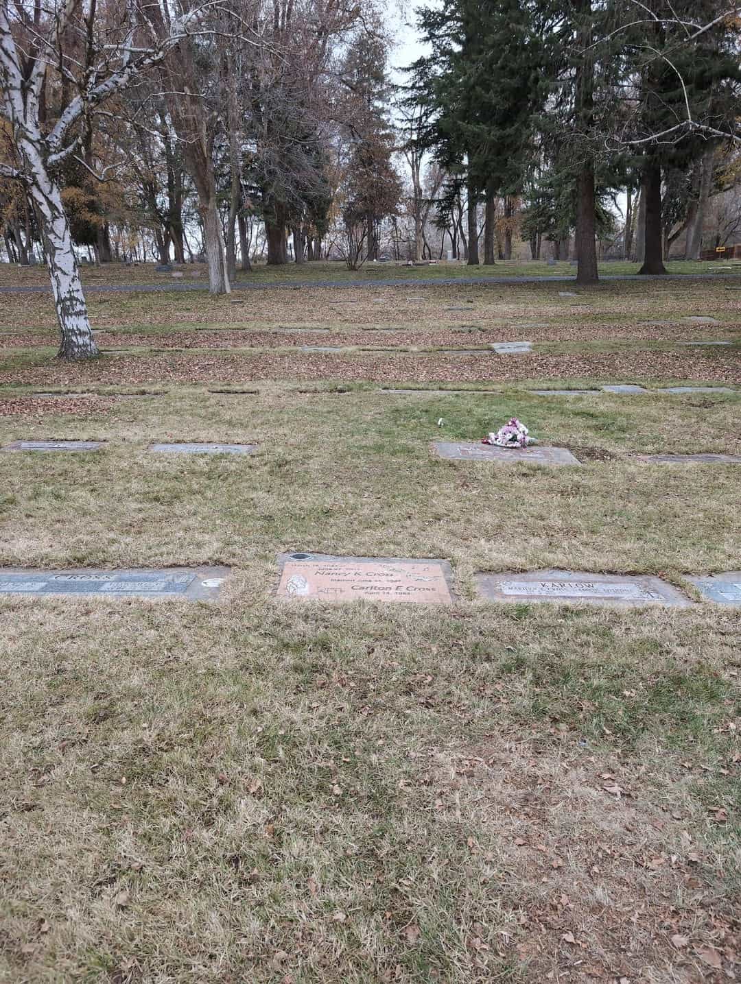 Edwin Karlow's grave. Photo 3