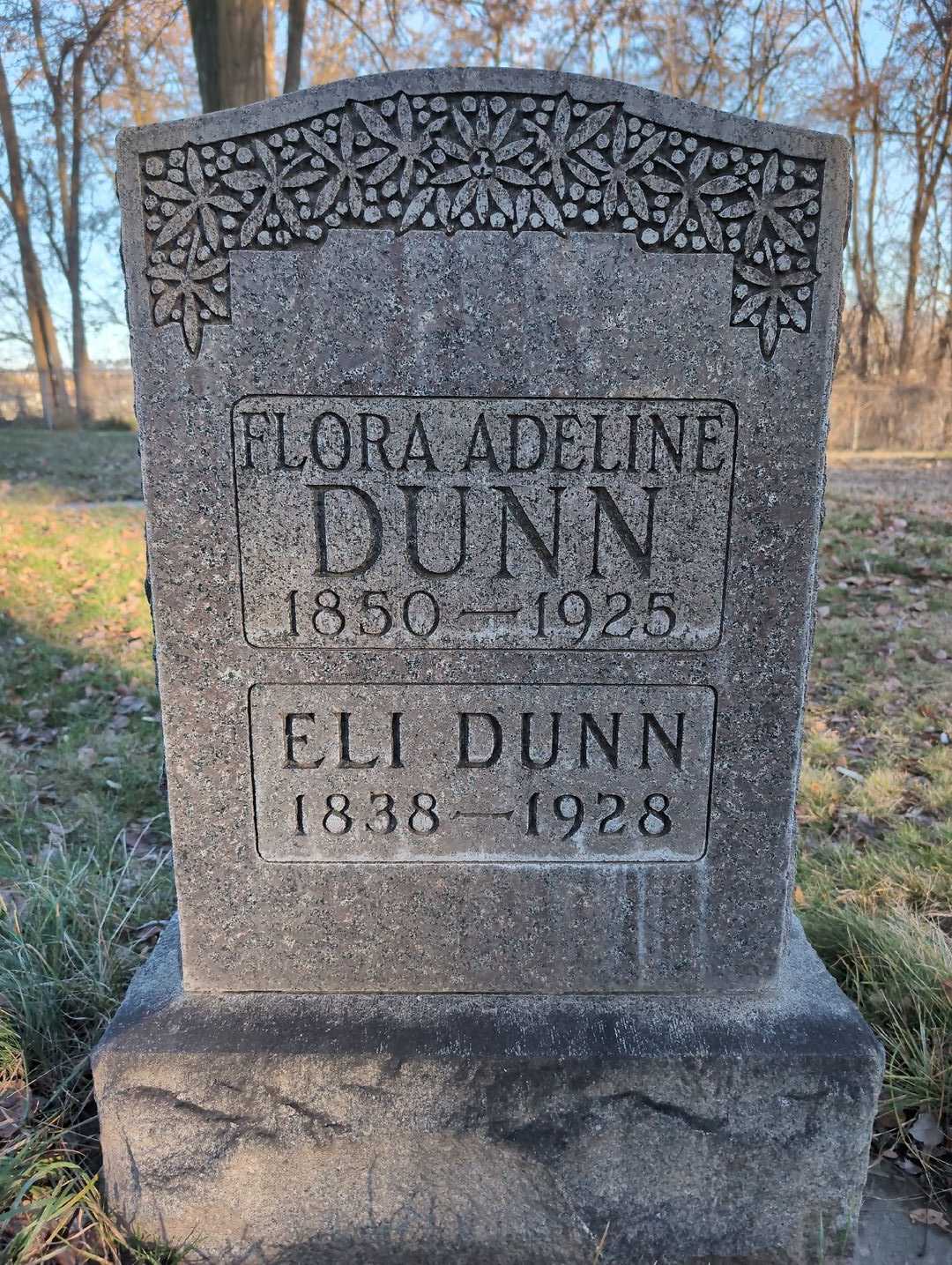 Adeline Macklin's grave. Photo 1