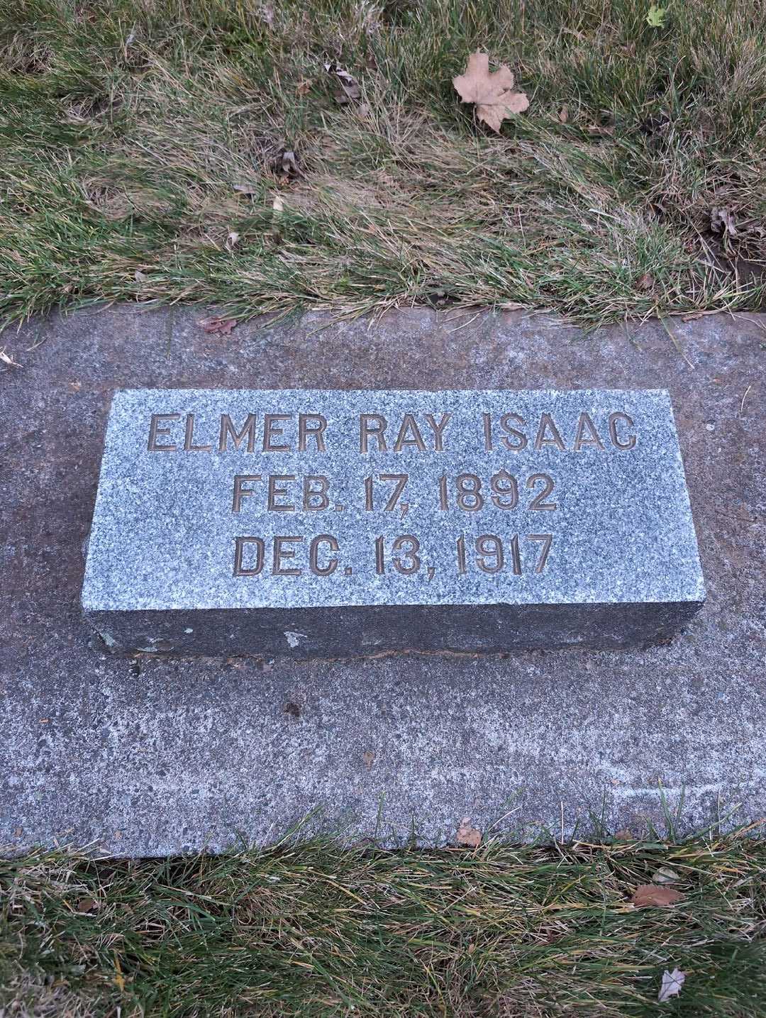 Elmer Raymond "Ray" Isaac's grave. Photo 3