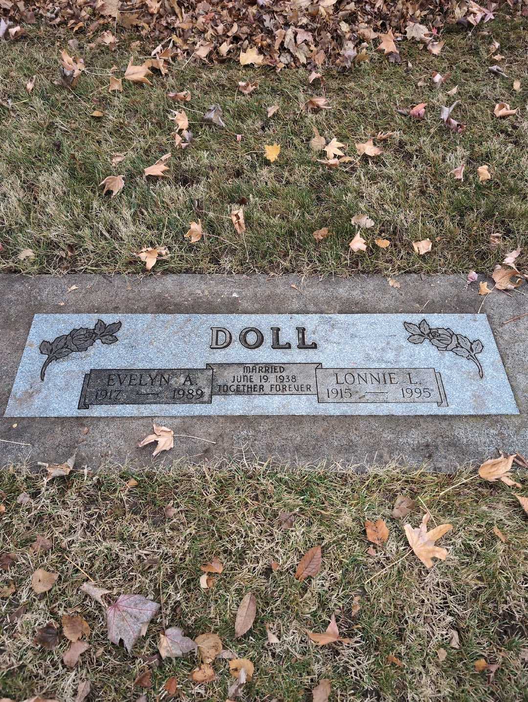 Evelyn A. Doll's grave. Photo 3