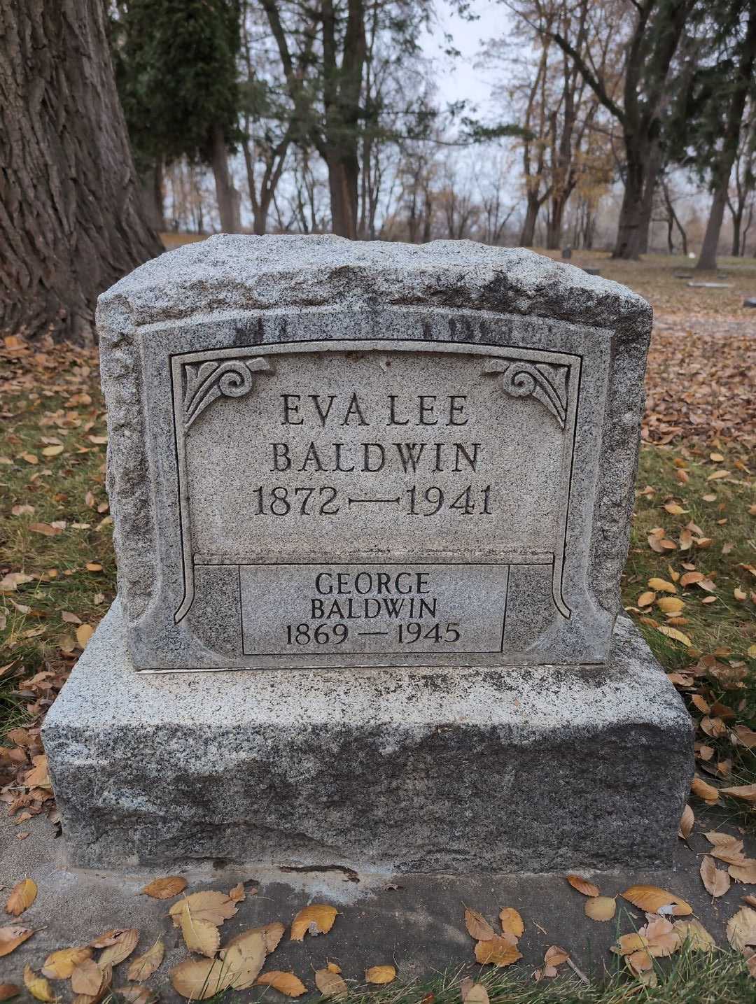 George W. Baldwin's grave. Photo 1
