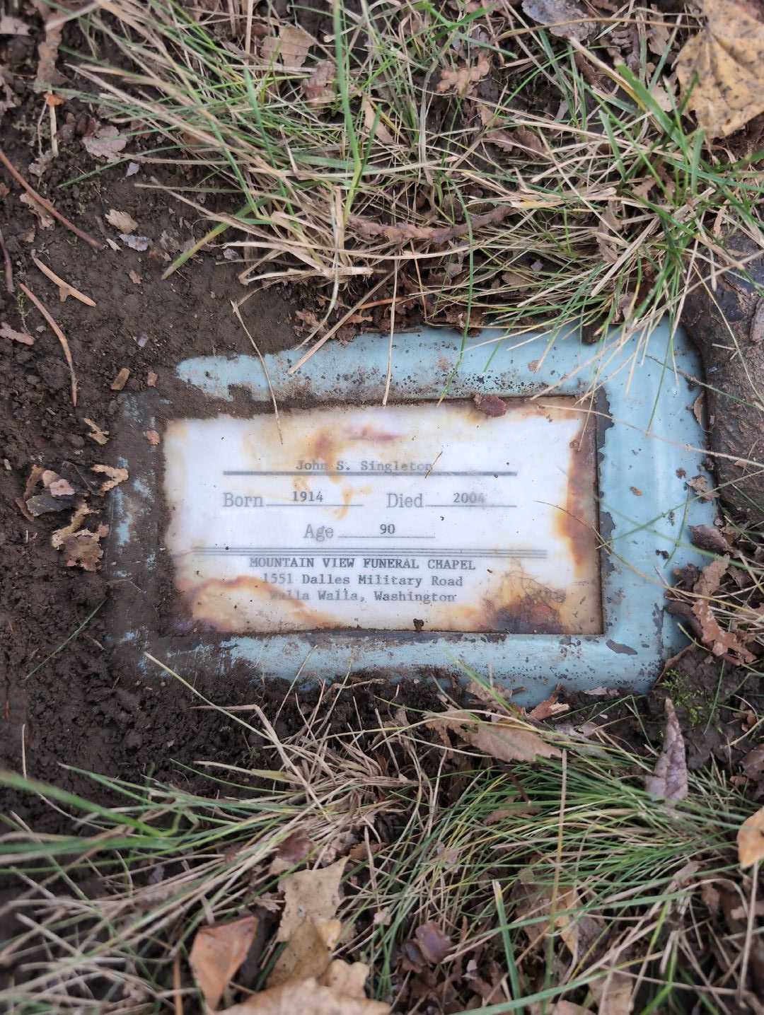 Iola A. Singleton's grave. Photo 3